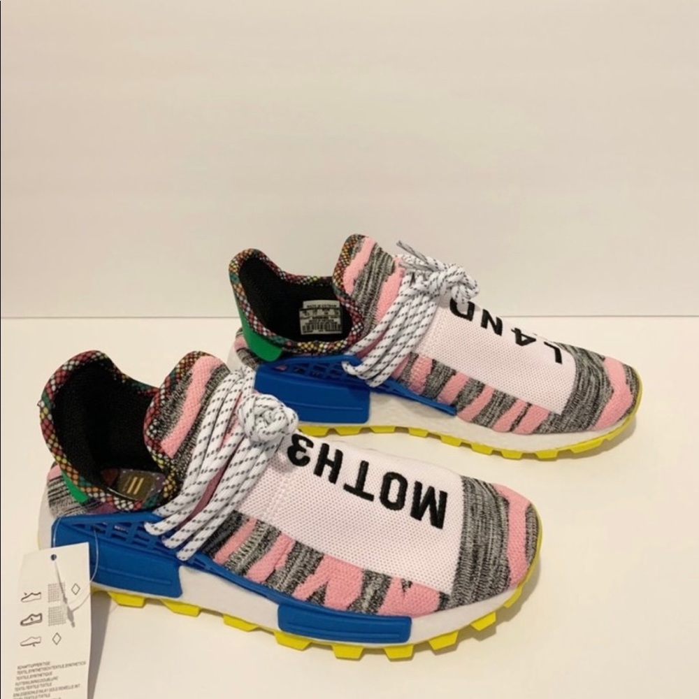 Human Race Athletic Sneakers Womens 8.5 NWT